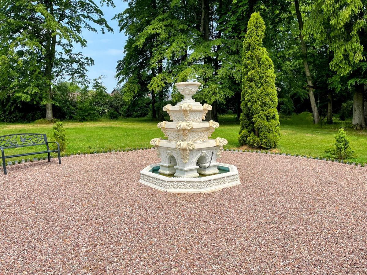 Chateau De Moliens Eksteriør bilde